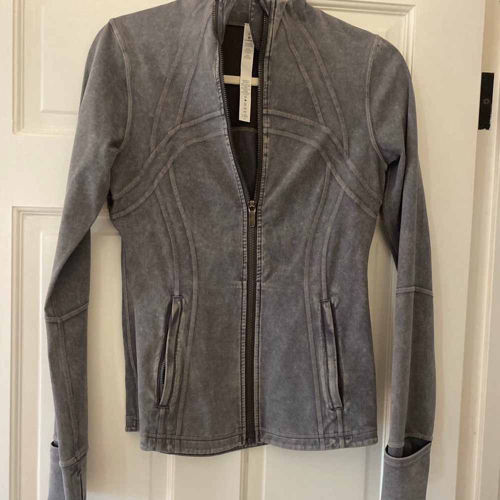 LIMITED EDITION lululemon define jacket- size 6
